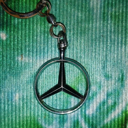 Mercedes car keychain metal like new