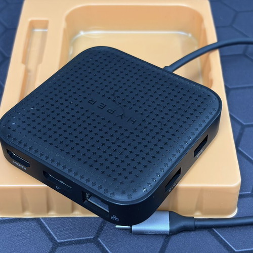 HyperDrive USB4 Mobile Dock HD583 like new, 8K video support