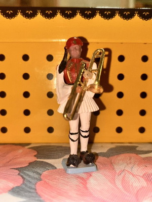 Athina Evzone Musician Figurine from 1960s, used, silver-gold instrument