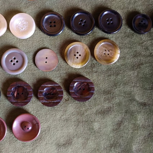 Vintage Retro Buttons set of 77 with 20 fabric buttons gift like new