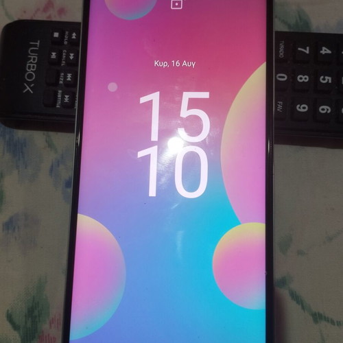 Realme smartphone, pistachio color, 6.6-inch screen