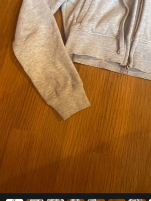 Bershka Melbourne cropped hoodie, grey, XS