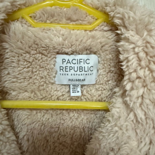 Beige corduroy jacket Pull & Bear with teddy lining like new, size L