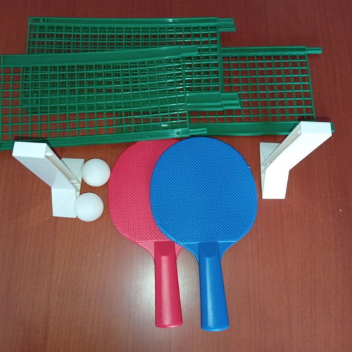Table Tennis Set like new, complete with paddles and net