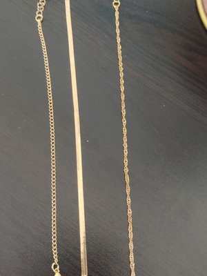 Anklet set of 3, like new, gold color