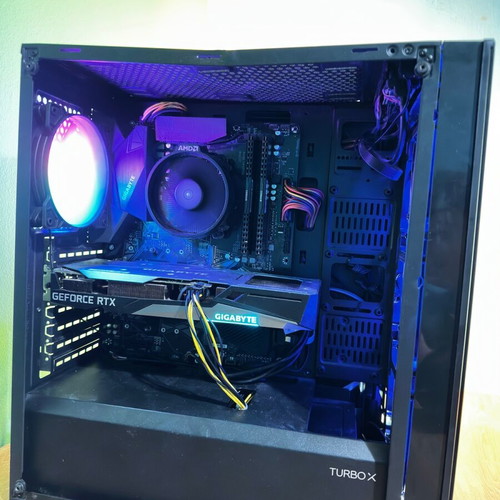 Gaming PC like new with NVIDIA RTX 3060 and AMD Ryzen 5 5600X