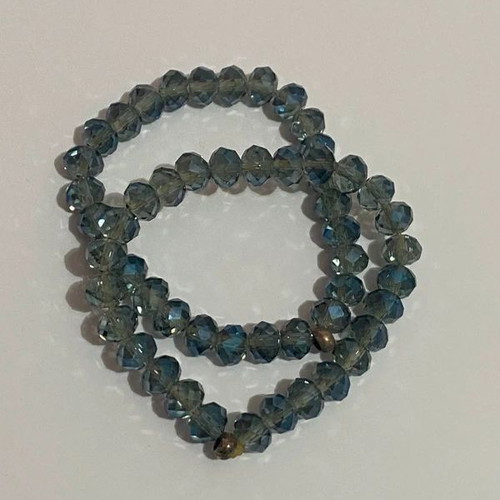 Bracelet with blue beads like new, elastic