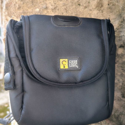Case Logic Waist Bag new, black and yellow