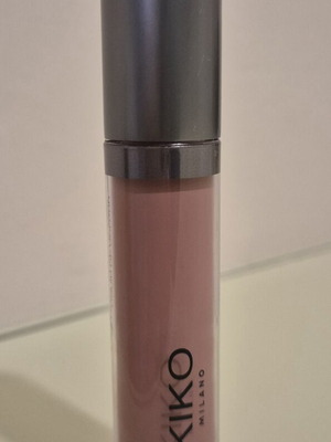 Lasting Matte Veil liquid lipstick new, shade 04 milk chocolate