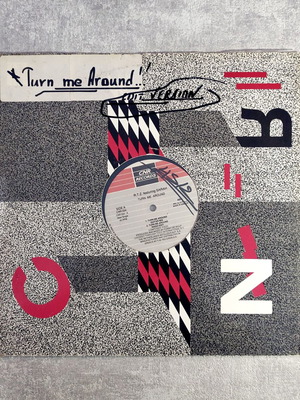 R.T.Z. Featuring Sarah Turn Me Around 12'' Vinyl Maxi Single used, electronic