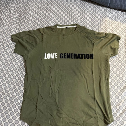 Love Generation t-shirt used, size M, green