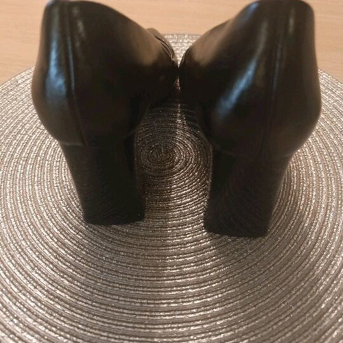 Zara black pointed pumps size 38 like new