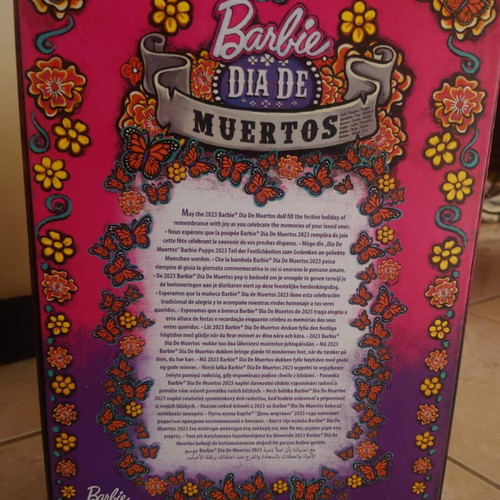 Barbie Dia De Muertos doll new with certificate of authenticity