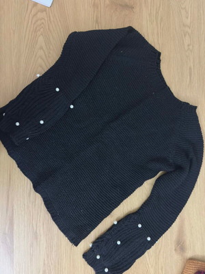 Women's black sweater with pearls like new, size M