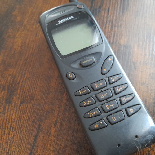 Nokia 3110 retro mobile phone used, unknown functionality