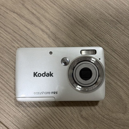 Kodak Easyshare Mini camera like new with memory card and battery