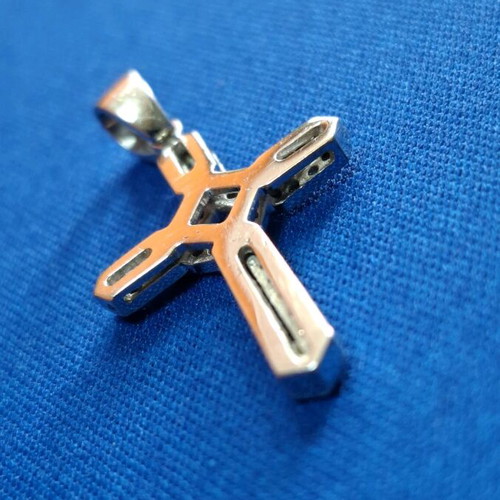 White gold cross 18 carats new with 750 hallmark