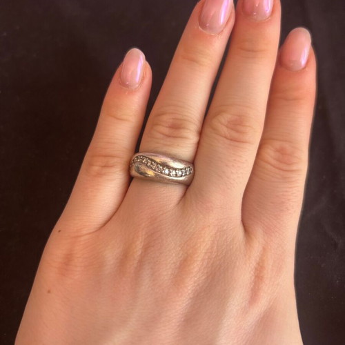 Silver 925 ring used with white stones