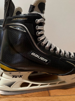 Bauer Supreme One100 ice skates like new, size 11D