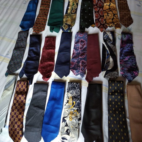 Men's vintage silk and synthetic ties, pack of 21, used