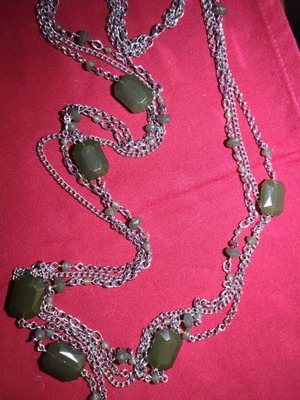 Necklace with layered beads, excellent condition