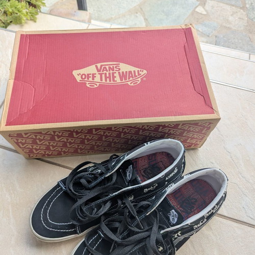 Vans Sk8-Mid Skull Cherry sneakers size 43, black and white
