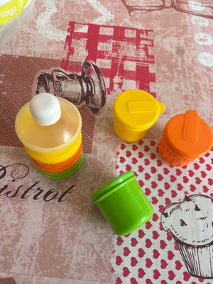 Small containers for milk powder used