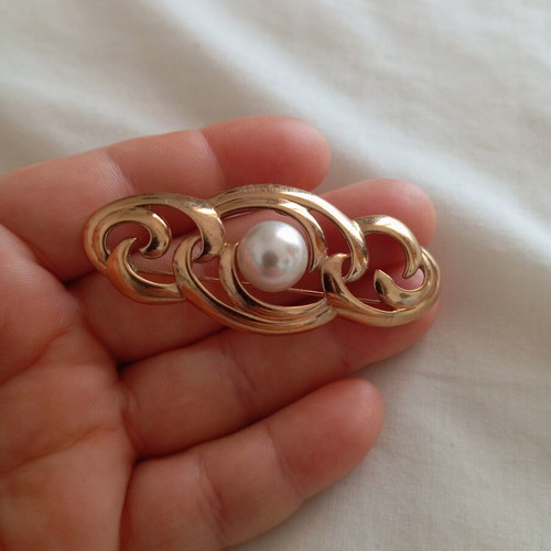 Napier vintage brooch like new