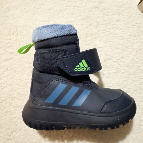 Adidas Winter Play I kids boots like new, size 25, blue