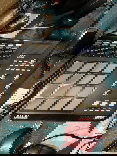Akai Mpd-26 midi controller