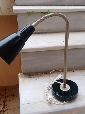 Table lamp with flexible arm like new