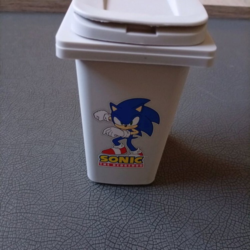 Sonic office trash bin new