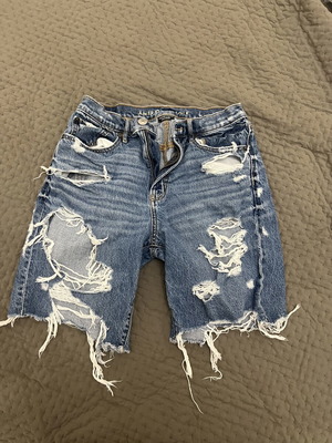American Eagle denim shorts Bermuda with rips like new, size M