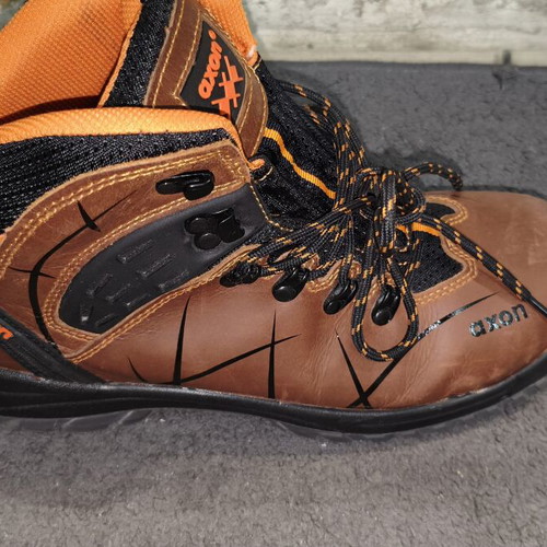 Axon Alaska men's safety boots size 44 like new, brown leather