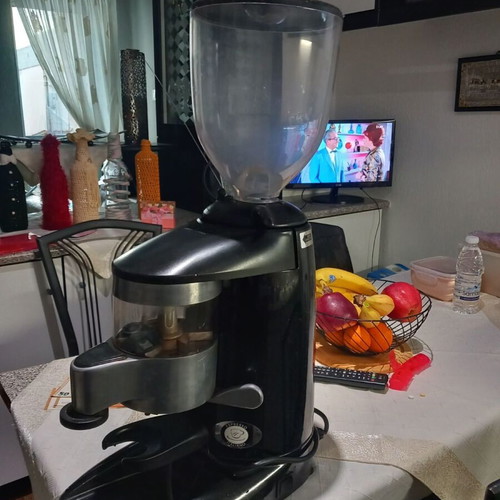 Coffee grinder used in excellent condition