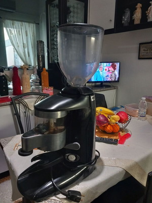 Coffee grinder used in excellent condition