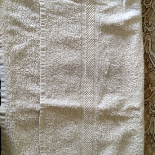 Bath towels set of 4, like new