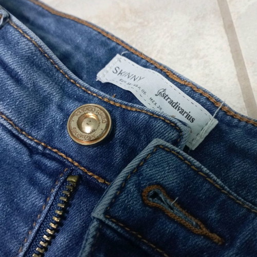 Stradivarius skinny jeans women's size 38 like new