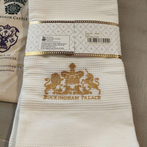 Royal Collection Trust Buckingham Palace memorabilia set