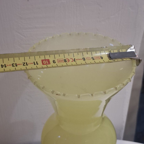 Uranium opaline vase from 1930-1940, used