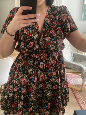 short dress - floral blouse.