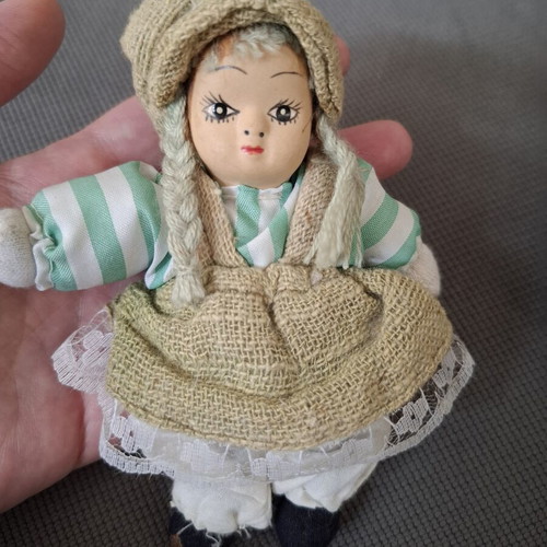 Porcelain doll pair vintage, like new, collectible
