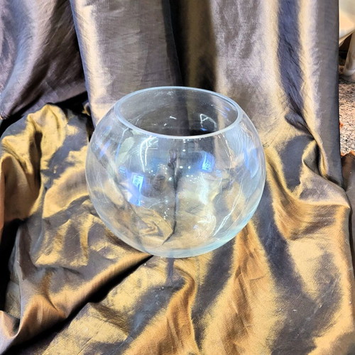 Set of 2 Glass Spherical Vases like new, white and transparent, 16cm