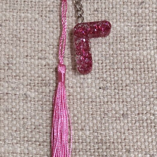 Handmade keychain with resin letter G and tassel