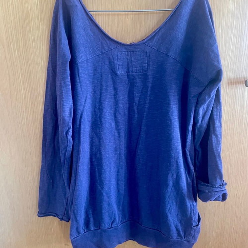 De Puta Madre blouse size Large like new, purple