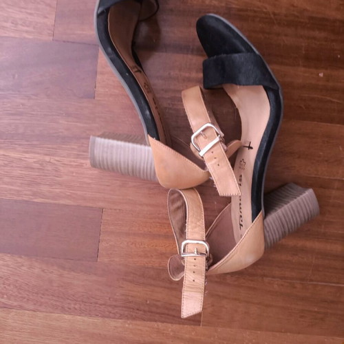 Tamaris sandals size 39 like new, black, with heel