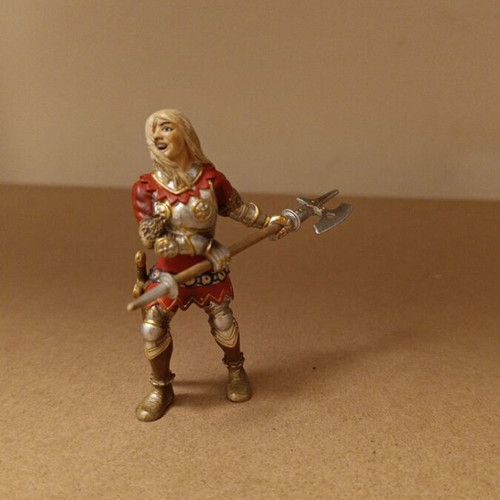 Female Figure Alabardier like new, 10 cm