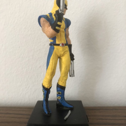 Marvel Eaglemoss Wolverine figurine used with magazine