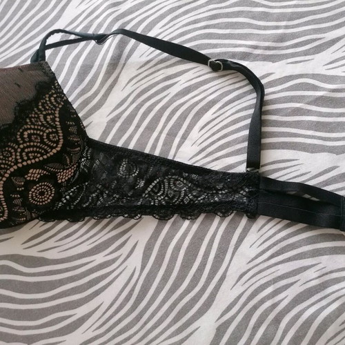 Luna women's bra with black lace and double strap, size 85 B