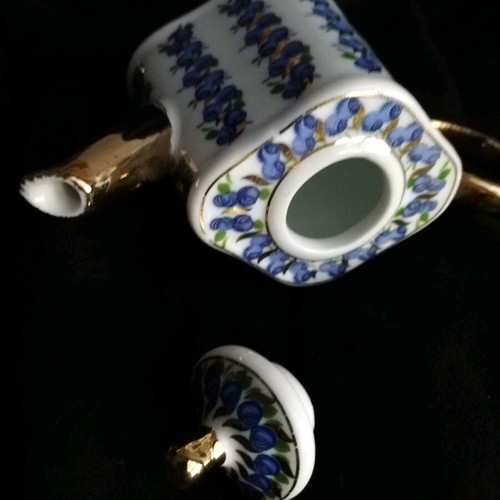 Limoges mini teapot like new